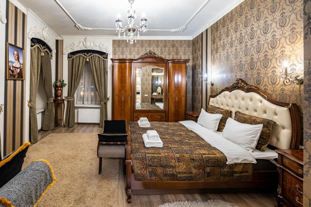 Classic Royal Central Apartment. Balcony And A/C Lviv Kültér fotó
