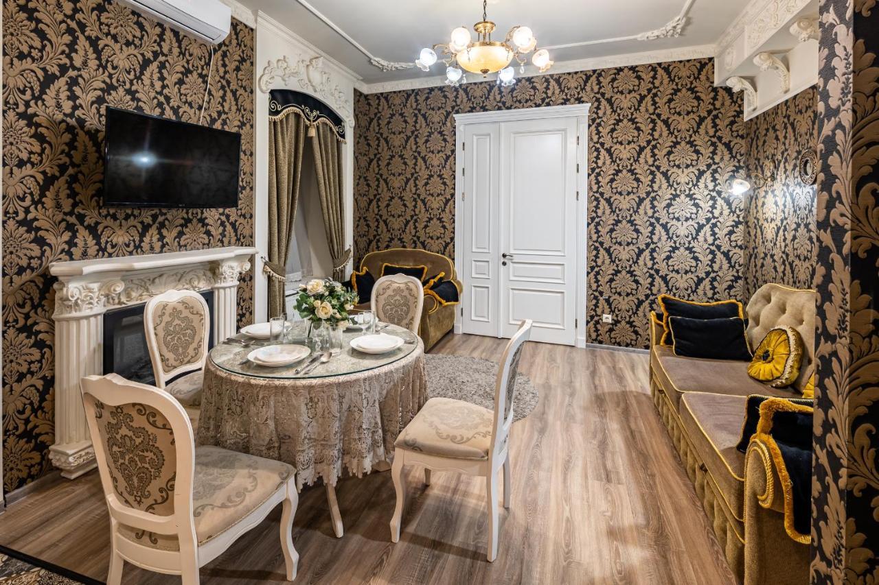 Classic Royal Central Apartment. Balcony And A/C Lviv Kültér fotó
